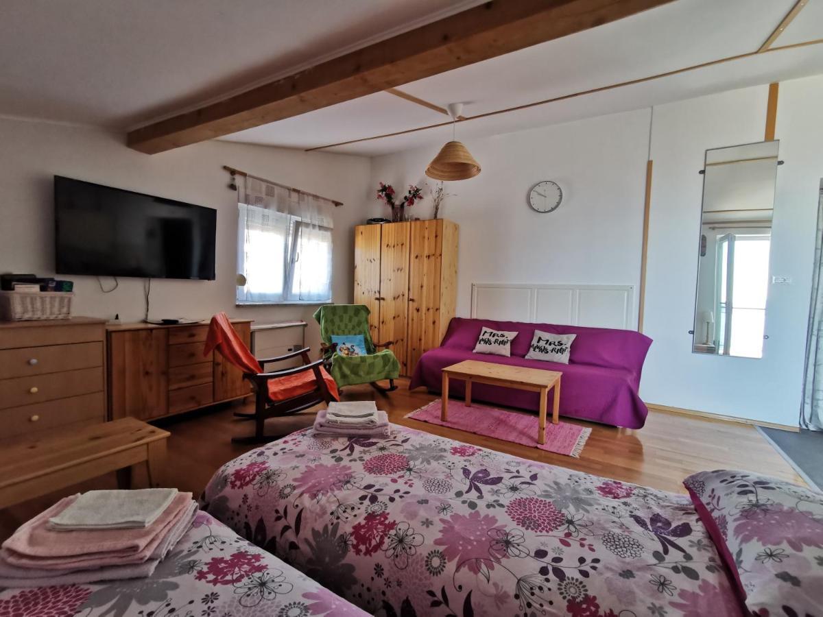Anita Studio Apartment With Terrace Rijeka Exterior photo