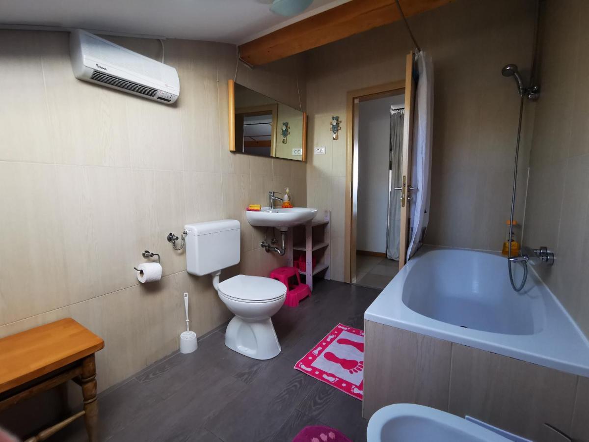 Anita Studio Apartment With Terrace Rijeka Exterior photo