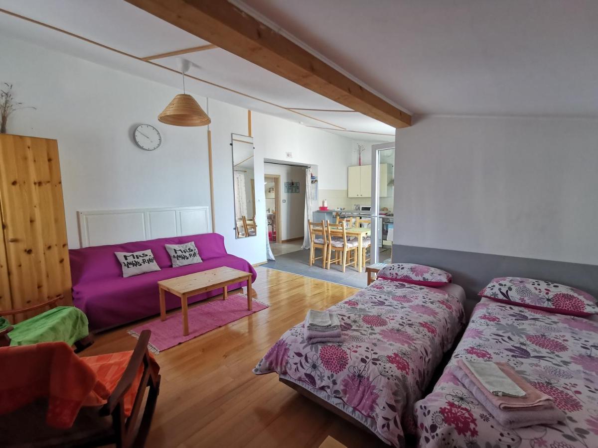 Anita Studio Apartment With Terrace Rijeka Exterior photo